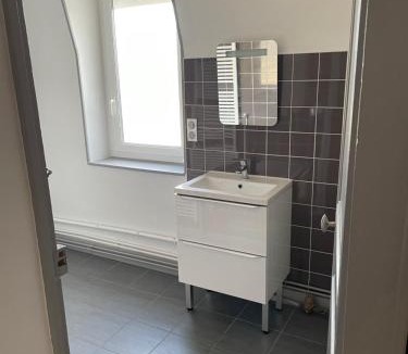 Moulins Apartment | Bel appartement 2 chambres n11
