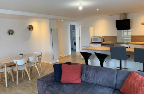 Paroisse Le Finage Apartment | Bel Appartement Climatisé au cœur du village
