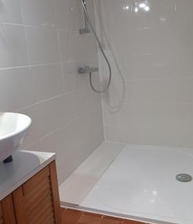 Digoin Apartment | Bel Appartement Fonctionnel,2 grandes chambres separer plus un bz,WI FI,Clim