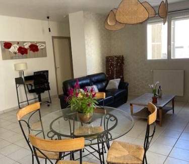 Vesoul Apartment | Bel appartement proche gare - WiFi - parking
