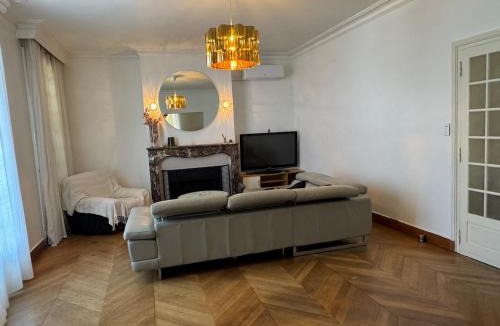 Courpiere House | Bellavita