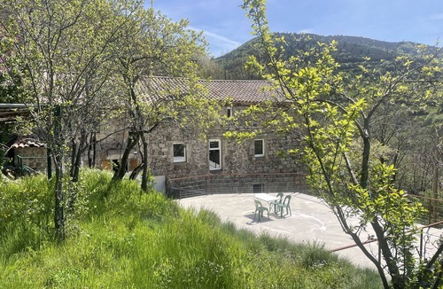Pereyres House | Belle Maison en Pierre au Calme