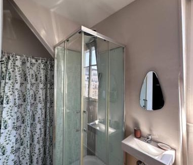 Poincare - Foch - Anatole France - Croix de Bourgogne Apartment | Belles studettes indépendantes