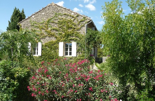 Faucon House | Between Vaison and Mont-Ventoux, Provencal farmhouse on the edge of the village of Faucon