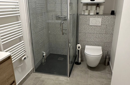 Romainville Apartment | Bienvenue à la Maison du Bonheur, un Havre de Paix Situé a 5 min de Paris