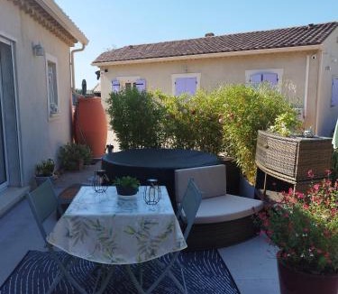 Vacqueyras Apartment | Bienvenue au Dormidou en Provence !