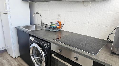 Asiatique Apartment | Big apt for 10p parking free close station metro