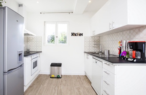 Villejuif House | Big House - Near Paris - 6 bedrooms - Parking - Metro