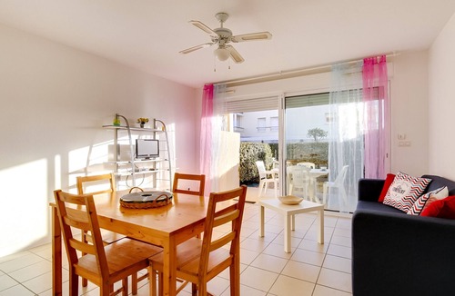 Biscarrosse Plage Apartment | Biscarrosse: Appartement T3, 2 Chambres, Terrasse, Parking Privé à 50m de la Plage