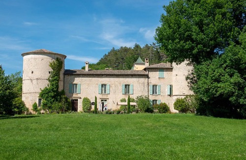 Montclar-sur-Gervanne House | Bishop's Room (1st floor)