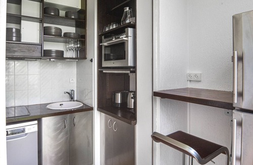Notre-Dame-des-Champs Apartment | Blueground | Saint Placide, near furnished