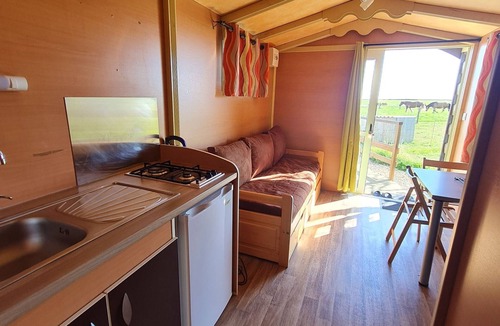 Burthecourt-aux-Chenes Cottage | Bohemian Caravan Comfort South of Nancy