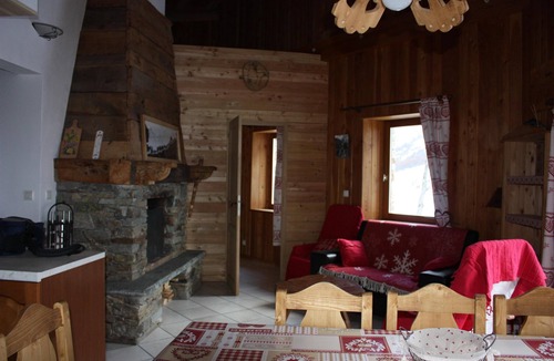 Bonneval-sur-Arc Apartment | BONNEVAL APARTMENT ON ARC LE SERAC1 8 PEOPLE 4 *
