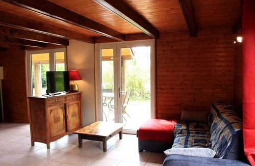 Ecromagny Ski Chalet | Bouleau - Wooden chalet in a green setting