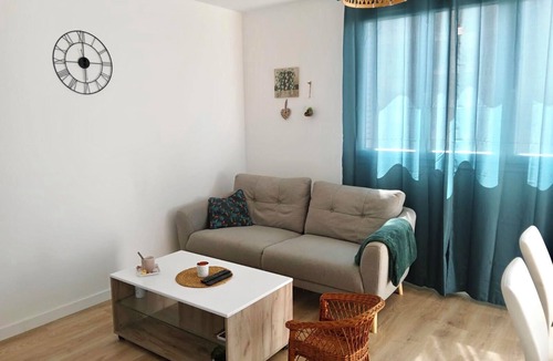Saint-Jean-Baptiste Apartment | Bright apartment 72m2