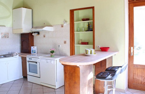 Trezelles Cottage | Bright cottage in old orangery with garden and BBQ