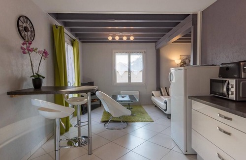 Gy Cottage | Bright Cottage in the Heart of Monts de Gy