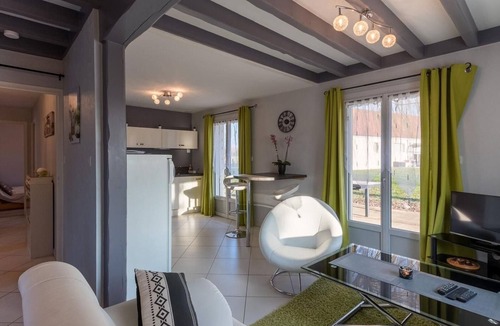 Gy Cottage | Bright Cottage in the Heart of Monts de Gy