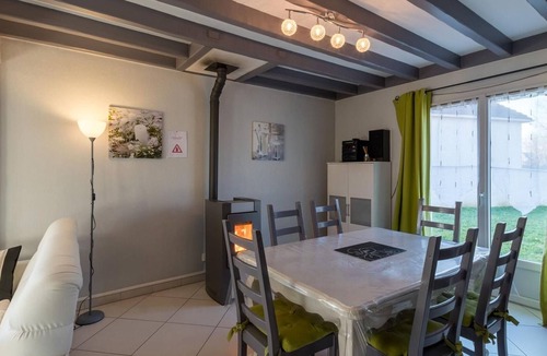 Gy Cottage | Bright house with private garden and Wifi near historical sites
