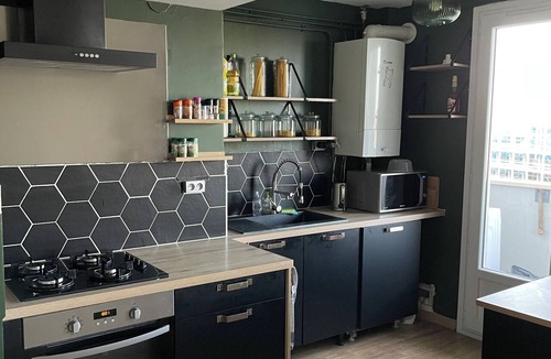 Fontaine Lestang-Bagatelle-Papus-Tabar-Bordelongue Apartment | Bright one-bedroom apartment with a balcony - Arènes (subway, tram)
