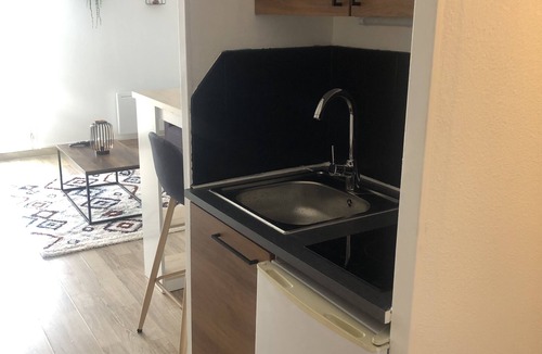 Costieres Apartment | Bright studio