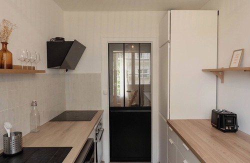 Dervallieres - Chezine Apartment | Bright T3 with balcony and parking, 6 pers, Procé