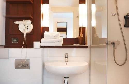 Morangis Hotel | BRIT HOTEL CONFORT ORLY MORANGIS