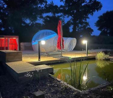 Bazouges-la-Perouse Bed & Breakfast | Bubble Jade