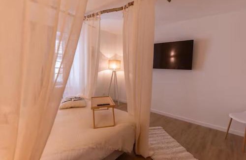 Vesoul Apartment | Bulle d'Evasion Jacuzzi Love room
