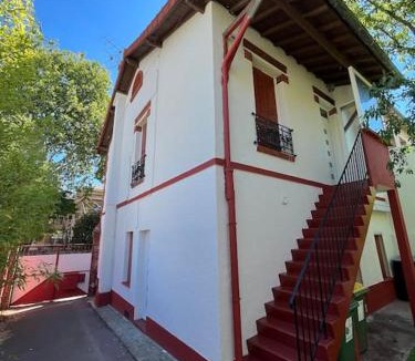 Bagneux Villa | BX - Nice House - 10 rooms - 18 beds - metro PARIS EXPO