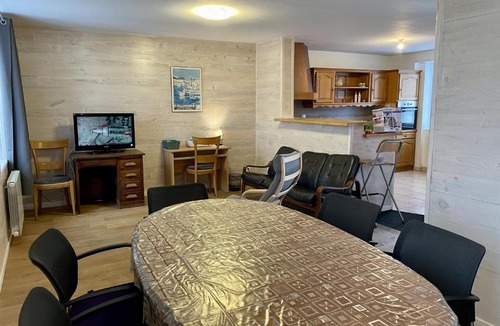 Imphy Apartment | C3 Familiale Parking 2 Chambres 4 lits 5 pers WiFi Réduc Semaine ou Mois, Velo