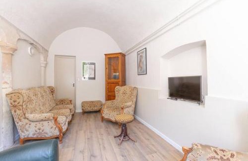 Lugny Apartment | CABANA & Le Gîte du Château - Proche Mâcon Nord