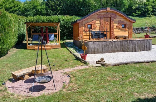 Amoncourt Cabin | Cabane Féerique D'amoncourt