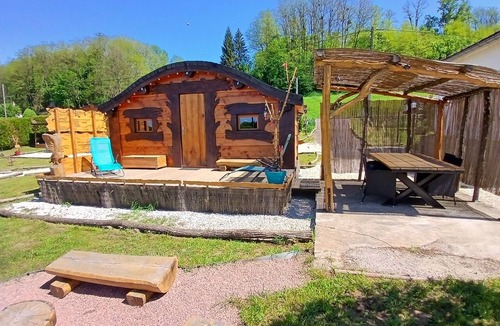 Amoncourt Cabin | Cabane Féeriques D'amoncourt