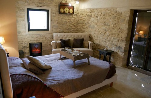 La Roque-sur-Pernes Cabin | Cabanon des Secrets - Les Cabanes de Provence