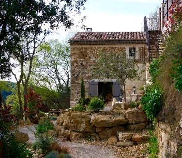 La Roque-sur-Pernes Apartment | Cabanon des Secrets - Les Cabanes de Provence