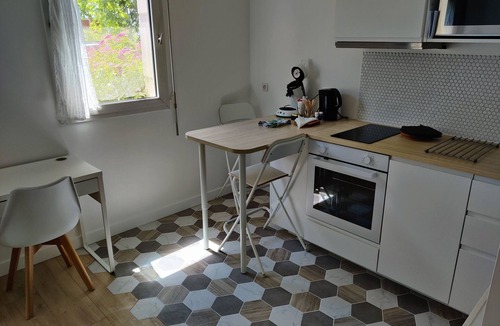 Bagneux Apartment | Calm, quiet, 4 min RER B (15 min Notre Dame)