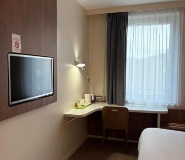 Annemasse Hotel | Campanile Annemasse Gare– Genève