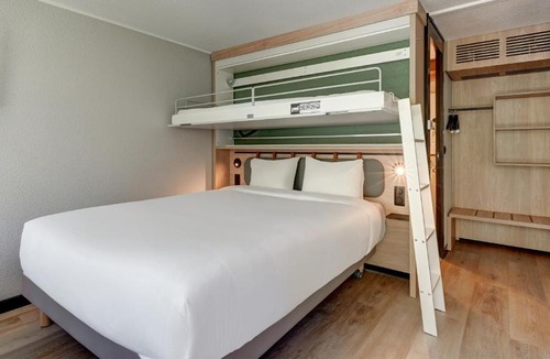 Les Ulis Hotel | Campanile NATURE Les Ulis