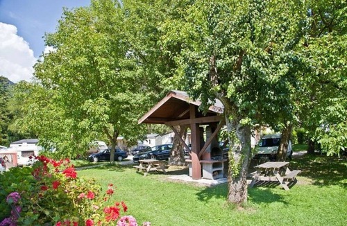 Aigueblanche House | Camping 3 étoiles - Piscine - ccbbhdh