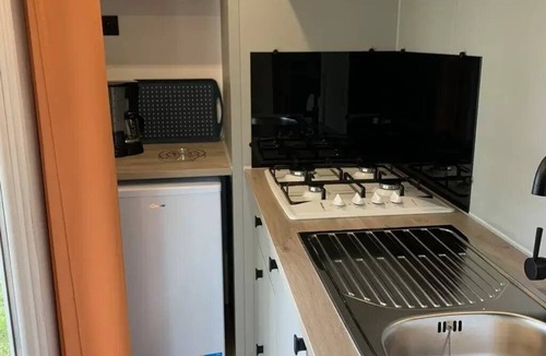 Arc-et-Senans House | Camping 3 étoiles - Piscine - ccbgbdh
