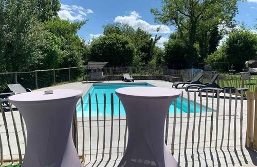 Arc-et-Senans House | Camping 3 étoiles - Piscine - ccbgbdi