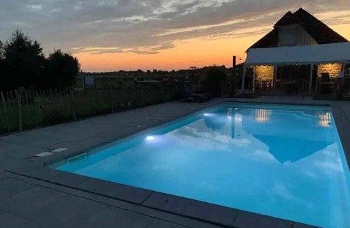 Arc-et-Senans House | Camping 3 étoiles - Piscine - ccbgbeb