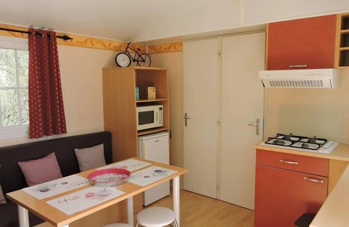 Venterol House | Camping 4 étoiles - Piscine - ccbgfce