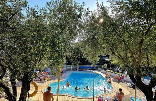 Venterol House | Camping 4 étoiles - Piscine - ccbgfce