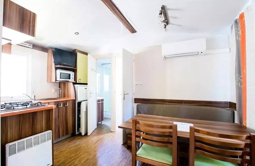Saint-Maurice-dʼArdeche House | Camping Domaine du Cros d'Auzon* - Comfort mobile home 3 rooms for 4 people Air-conditioned