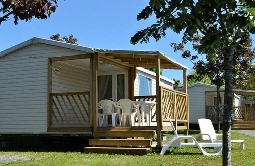 Huanne-Montmartin House | Camping du Bois de Reveuge**** - 3-room loggia cottage for 5 people