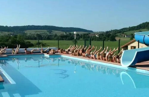 Huanne-Montmartin House | Camping du Bois de Reveuge**** - Mobile Home Classic + 3 rooms for 5 people