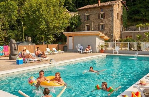 Tournon-sur-Rhone Hotel | Camping Hôtel Maui