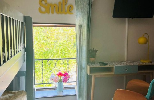 Tournon-sur-Rhone Hotel | Camping Hôtel Maui